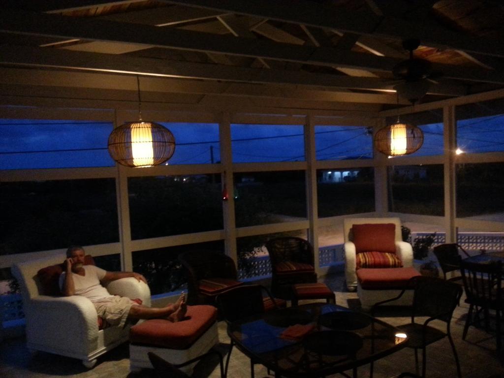 Bamboleo Inn Belize Ladyville Exterior foto