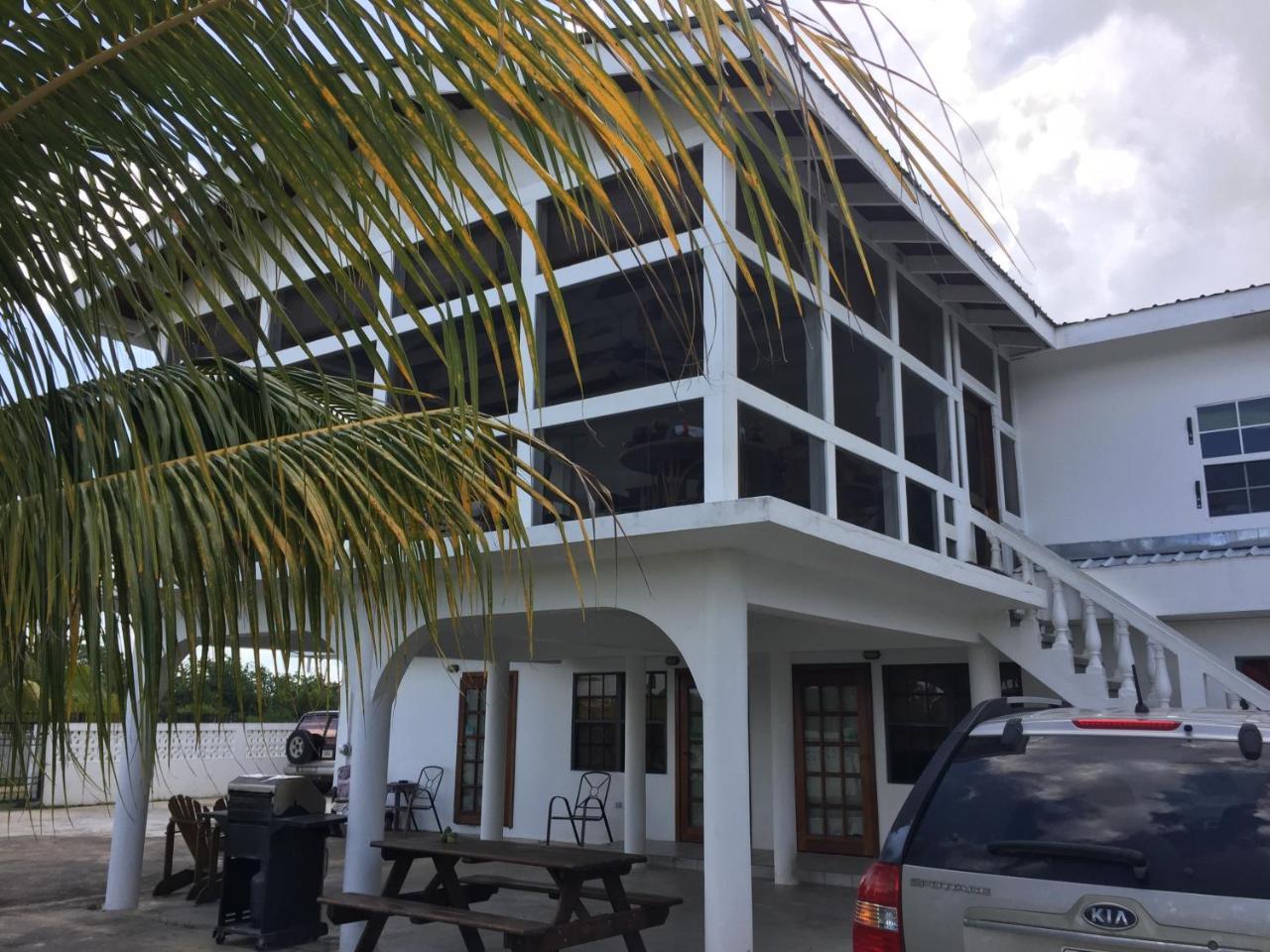 Bamboleo Inn Belize Ladyville Exterior foto